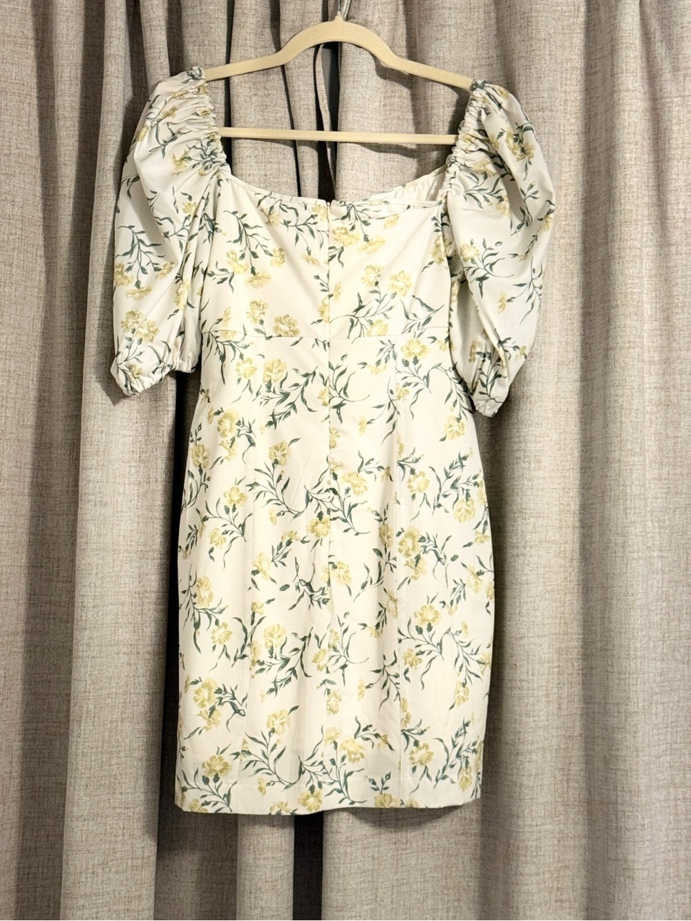 NWT - Women’s Cream Floral Puff-Sleeve Mini Dress -size small - Picture 4 of 4